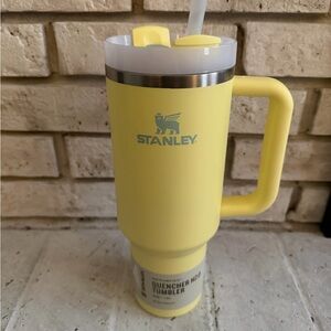 Stanley Quencher Vibrant Yellow (Pomelo) 40oz Tumbler